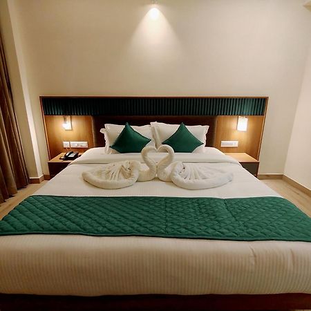 Viraj Retreat Hotel Mundrothuruth Kültér fotó
