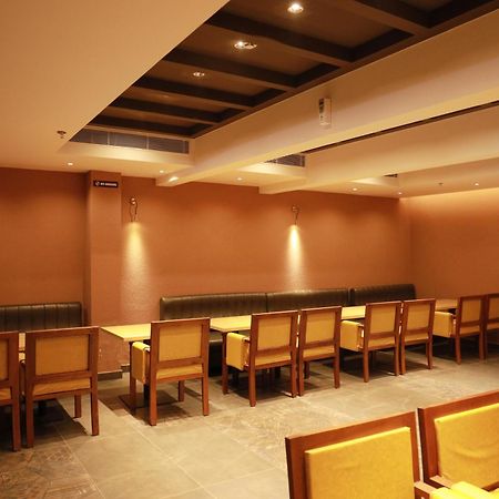 Viraj Retreat Hotel Mundrothuruth Kültér fotó