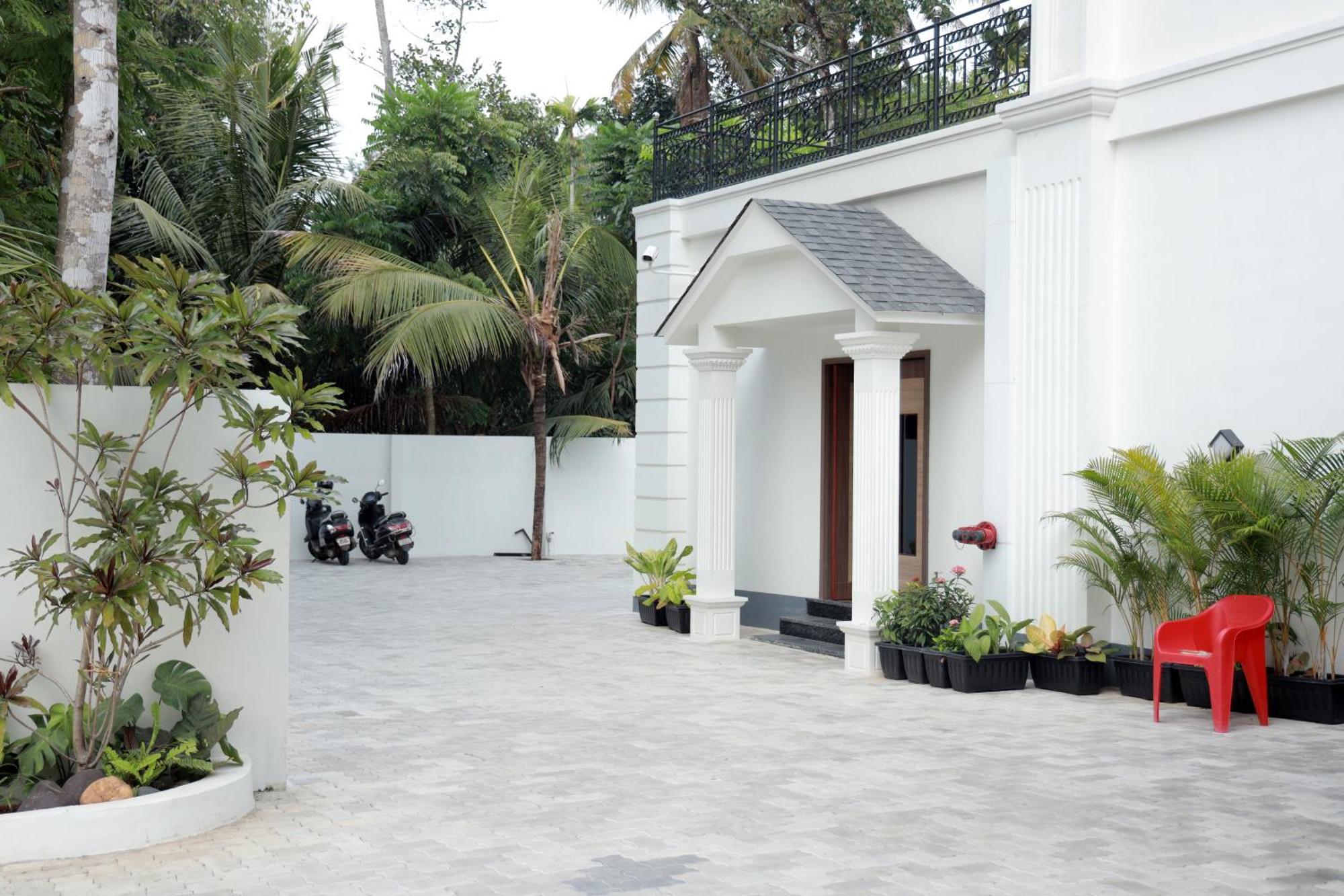 Viraj Retreat Hotel Mundrothuruth Kültér fotó